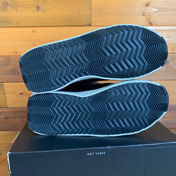 Sorel Puffy Mid- Shiny Boots - Picture 4 of 6